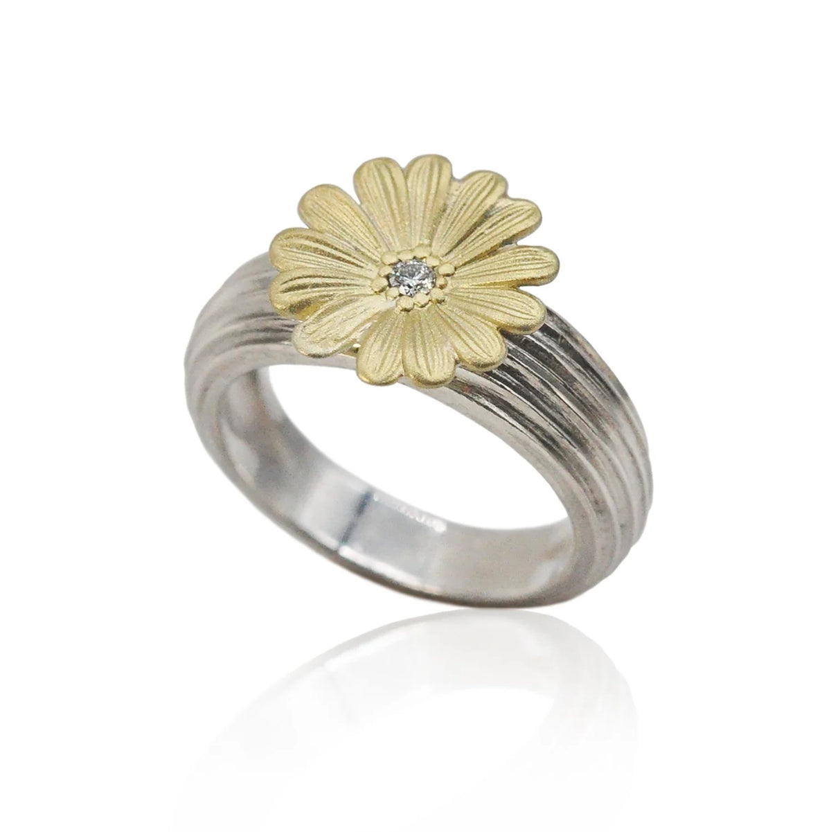 Medium Shasta Daisy Ring on multi-ribbed band | Rebecca Myers Collection