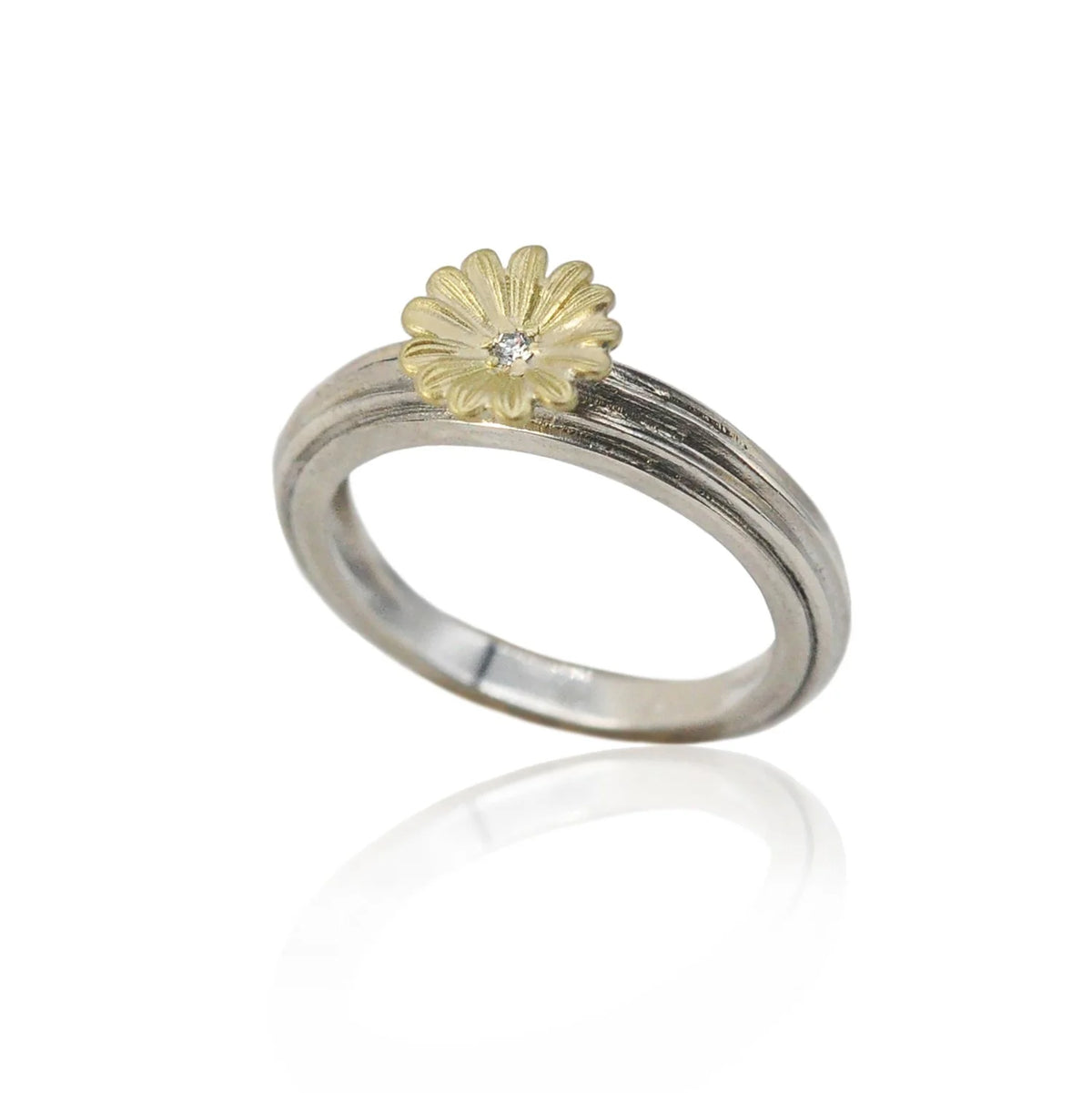 Small Shasta Daisy Ring on triple ribbed band | Rebecca Myers Collection